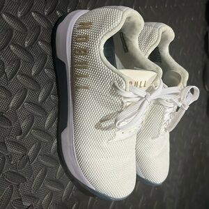 No Bull The Player women’s size 8.